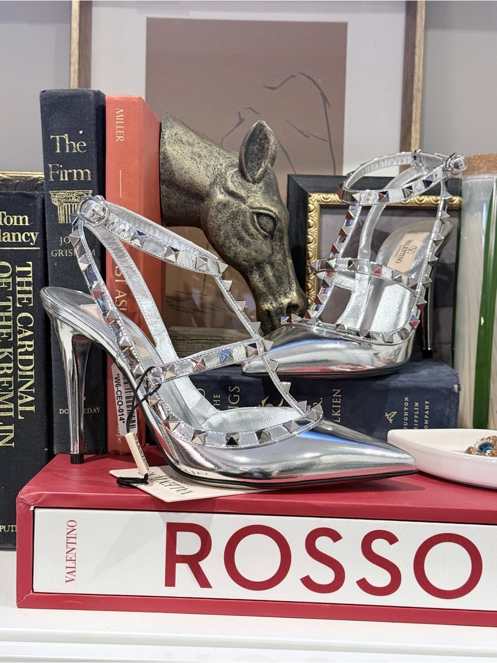 NWT Valentino Garavani Rockstud Silver T-Strap Pumps 38.5